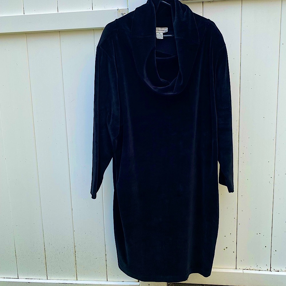 Plus 1X Velvet, Cowl Neck, August Max Dress, Long sleeves - Picture 6 of 8